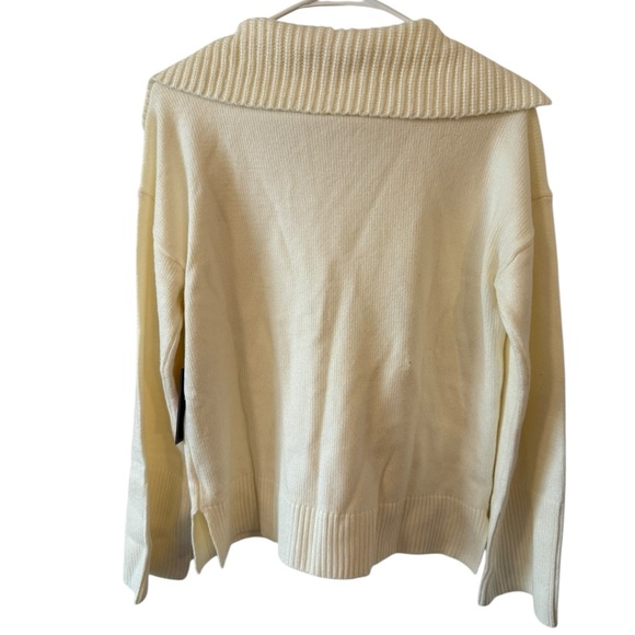 Vince Camuto Women's  V-Neck Cream Sweater - Picture 2 of 4